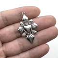 Ciondolo cuore sacro gotico vintage in argento con dettagli a raggi in metallo - Cuore Argento Croce Raggi di Sole