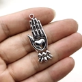 Gotischer Herz-Hand-Anhänger aus Zinklegierung für DIY-Schmuck, Ketten und Ohrringe - Stil 3 / Ganz Silber