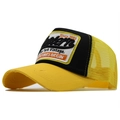 Cappellino trucker giallo e nero con rete e toppa ricamata in stile vintage Western - Giallo
