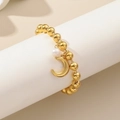Gouden kralenarmband met een elegante halve maan hanger en pareldetail voor dames. - Goud|maan / Eén Maat