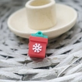 Christmas gift box pendant made of soft red silicone with white snowflake decoration - Small Christmas Soft Glue Accessory Gift Box