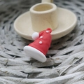 Portachiavi cappello di Babbo Natale in morbido silicone con pois rossi e bianchi - Piccolo accessorio natalizio in colla morbida Cappello rosso