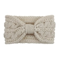 Détail d'un bandeau en maille torsadée blanc crème avec un nœud central pour l'hiver - Beige