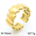 Detalle de eslabones de corazón en un anillo de acero inoxidable dorado de 10 mm de ancho - US 6 / Estilo Abierto de Fila de Corazones (KR110672-K) / Dorado