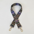 Dettaglio della tracolla intrecciata da 3,8 cm con fibbie in metallo dorato boho-chic - Strisce Etniche Con Gancio Oro