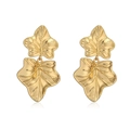 Orecchini pendenti a foglia d'acero in oro 18K con trama di venature realistica - Stile Lungo a Forma di Doppia Foglia (CE00204YS)