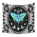 Vue détaillée d'une tapisserie bohème de papillon avec phases de lune et motifs mandala - 73X95CM / Papillon de Nuit Mandala - Brossé