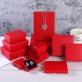 Detailansicht roter Schmuck-Geschenkboxen in verschiedenen Größen mit Struktur - Lenny-Textur Rot / 5*5*3cm