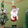 Dettaglio dell'ornamento Babbo Natale in tessuto con texture felpata e gambe di perline su corda - Stile Babbo Natale (F3-3老人)