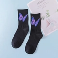 Mittelhohe schwarze Socken aus gekämmter Baumwolle mit lila Schmetterlingsstickerei - Einheitsgröße / Schwarz