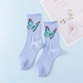 Hellblaue wadenhohe Socken aus gekämmter Baumwolle mit grüner Schmetterlingsstickerei - Einheitsgröße / Blau