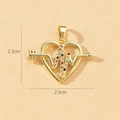 Detailansicht des Gold-Herzanhängers mit Zirkonia und Herzfrequenz-Pfeil-Design - G-Gold EKG Herzschlag