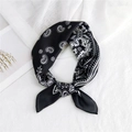 Carré de soie élégant à motif cachemire noir et blanc noué en forme d'anneau stylé - Double Paisley Noir