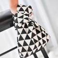 Wrist bag in cotton linen fabric featuring black and white triangle geometric patterns - Black Triangle