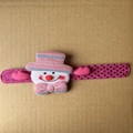 Bracciale natalizio con paillettes rosa e pupazzo di neve in peluche per bambini - Pupazzo di Neve Rosa con Paillettes e Mani (H3-2)