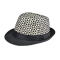Dettaglio della trama intrecciata geometrica bianca e nera su un cappello fedora - Griglia Nera
