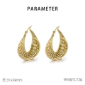 Macro view of gold woven teardrop earrings with dimensions 31x24mm and weight 13g - Gold (KE111372-KFC)
