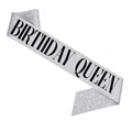Detalle de la banda Birthday Queen de purpurina plateada con letras negras para fiestas - Plata Reina del Cumpleaños