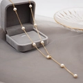 Collana regolabile in perle d'acqua dolce dorata su una lussuosa scatola regalo - Oro