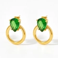 Gouden ringoorbellen met peervormige groene zirkoniasteentjes in minimalistische stijl - Goud + Groene Zirkoon (KDE756)