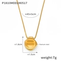 Dettaglio di un ciondolo dorato irregolare su catena box in acciaio titanio con misure - Oro (P1810)