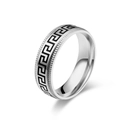 Anillo de hombre de acero inoxidable plateado con patrón griego negro en vista lateral - US 6 / Color Acero