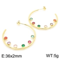 Minimalistische goldene C-förmige Edelstahlohrringe mit bunten Zirkon-Edelsteinen - Gold Mit Mehrfarbigem Zirkonia (KE113289-HM)