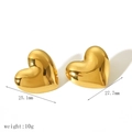 Orecchini a cuore in acciaio inossidabile placcato oro 18k con strisce testurizzate - Stile Cuore 3D (TE6654-G) / Oro