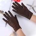 Gants en élasthanne marron chocolat avec finition satinée lisse pour événements formels - Taille unique / café