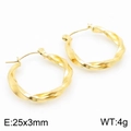 Detalle de pendientes de aro retorcidos en oro 18K con medidas 25x3mm y peso de 4g - 25x3mm / Dorado (KE112425-KFC)