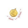 Detaillierte Makroansicht von 16mm Gold Sternzeichen-Anhänger mit Maßen 16mm und 19,5mm - Jungfrau
