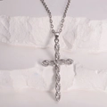 Klassieke zilveren kruis ketting met ingelegde zirkonia op een roestvrijstalen ketting - Zilver