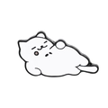 Dettaglio di una spilla smaltata a forma di simpatico gatto bianco che dorme - Gatto Bianco Pigro