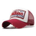 Outdoor-Camouflage-Trucker-Cap in Rot und Weiß mit klassischen Stickerei-Patches - Burgunderrot