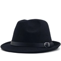 Dettaglio di un cappello in lana nera con cintura in pelle e fibbia in metallo argento - M (56-58cm) / Nero