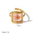 Detalle de anillo cuadrado chapado en oro 18K con flor rosa seca y medidas - Abierto Ajustable / Estilo Cuadrado de Flor Rosa (DFR139A)