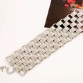 Breites silbernes Gliederarmband mit Metallplatten und verstellbarer Kette - Glattsilber