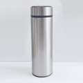 Detail view of the LED smart temperature display on the 500ml stainless steel cup lid - Stainless Steel Silver