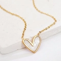 X944 Heart-shaped White Shell Necklace