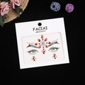 Vue détaillée d'autocollants bijoux de visage rouge et or pour maquillage de fête festif - Rouge AB