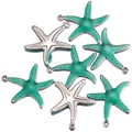 Vista macro de colgantes de estrella de mar en esmalte turquesa y plata con aros - 12mm / Verde