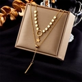 Collana a doppio strato in titanio dorato con ciondoli a stella e cerchio su scatola - Stile Doppio Strato Cerchio Stella e Barra (N1929)