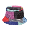 Detailansicht des bunten Paisley-Patchwork-Musters auf einem Wende-Anglerhut - M (56-58cm) / Buntes Patchwork Paisley