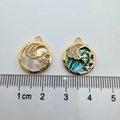 Detailed view of 18K gold plated seashell charms with ruler showing 1.8cm diameter size - 1 Piece / Gold Wave White Shell