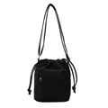 Schwarze Kord-Beuteltasche mit Kordelzug, Reißverschlusstasche und Schultergurt - Schwarz