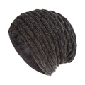 Dettaglio del berretto invernale in maglia con fodera in peluche e trama a coste - Pile a Coste Antracite (DMZ414) / Nero e Grigio