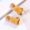 Fermagli per capelli a maglia gialla fatti a mano con pompon e clip a becco d'anatra - Beige