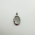 Detail of silver 18K gold-plated pendant with white shell and hammered texture - Oval White Shell / White Gold
