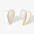 Minimalistische weiße Herzohrringe mit Marmortextur und vergoldetem Edelstahlgehäuse - 14K Gold / Cremeweiß (KDE837)