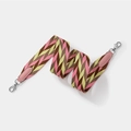 Brede vervangende tasband met kleurrijk geometrisch chevronmotief, lederen uiteinden en haken. - Breedte 5cm Lengte 70cm / Roze met gouden gesp